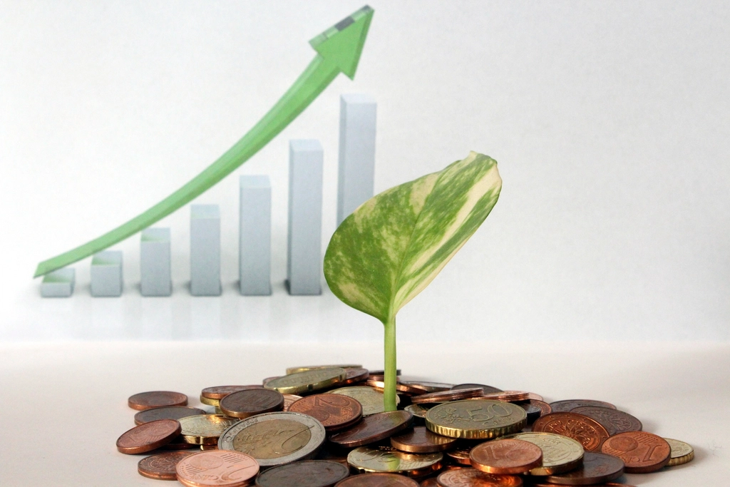 The Power of Compound Interest (Why Starting Early Wins)